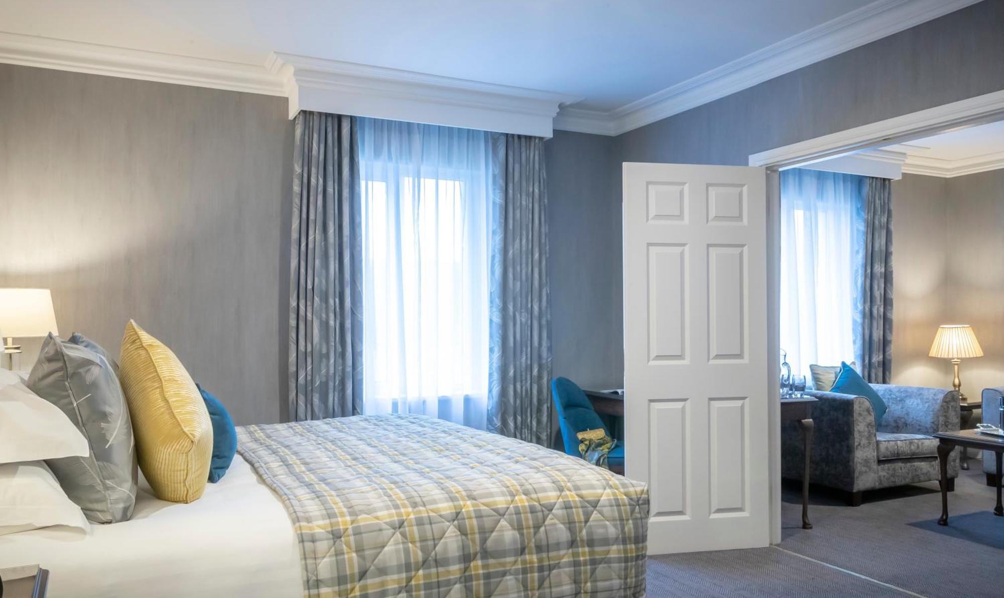 Temple Gate Hotel Енніс Екстер'єр фото