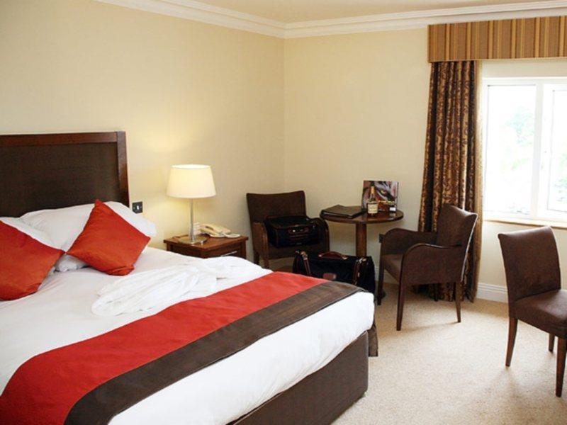 Temple Gate Hotel Енніс Екстер'єр фото