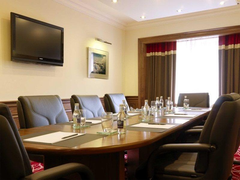 Temple Gate Hotel Енніс Екстер'єр фото