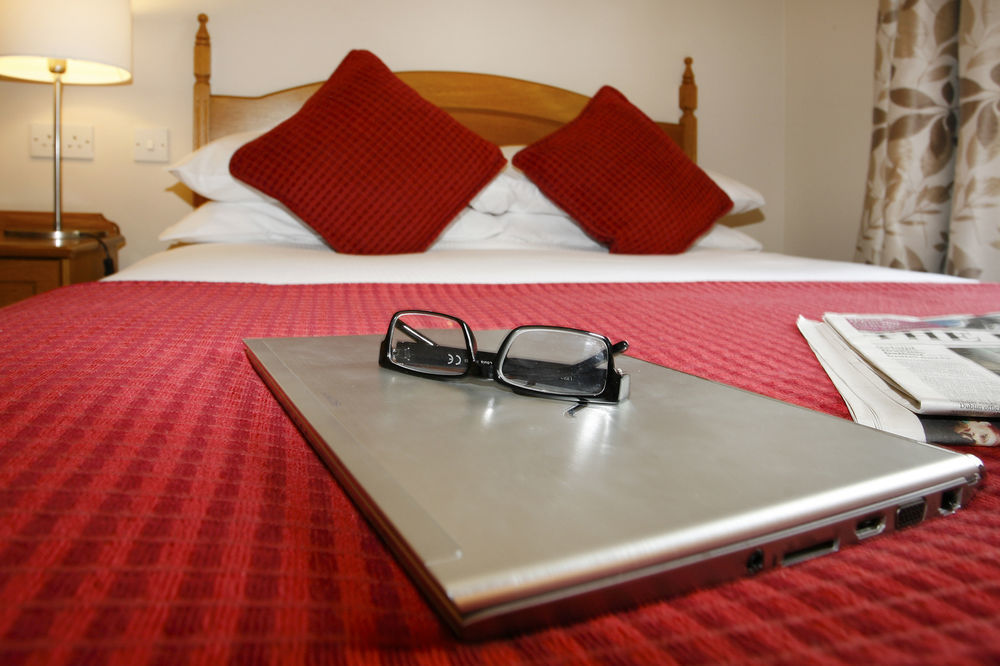 Temple Gate Hotel Енніс Екстер'єр фото