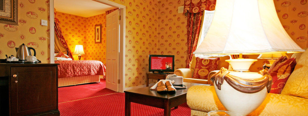 Temple Gate Hotel Енніс Екстер'єр фото
