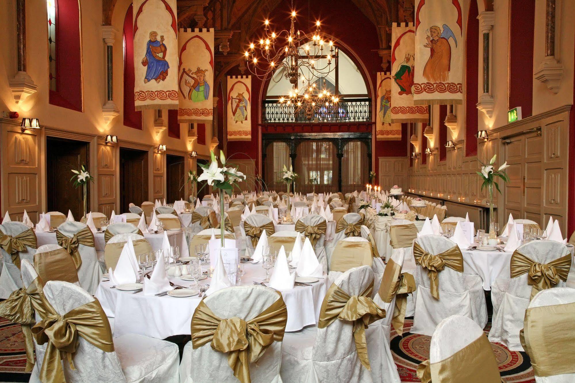 Temple Gate Hotel Енніс Екстер'єр фото
