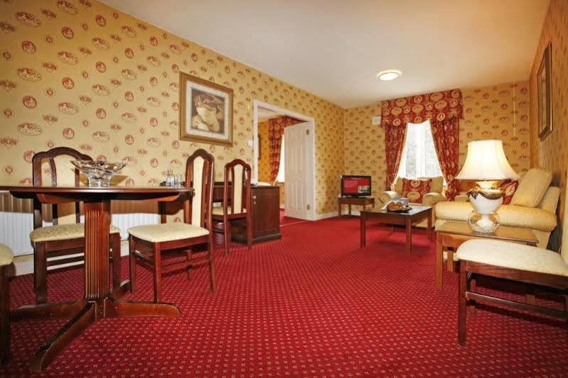 Temple Gate Hotel Енніс Екстер'єр фото