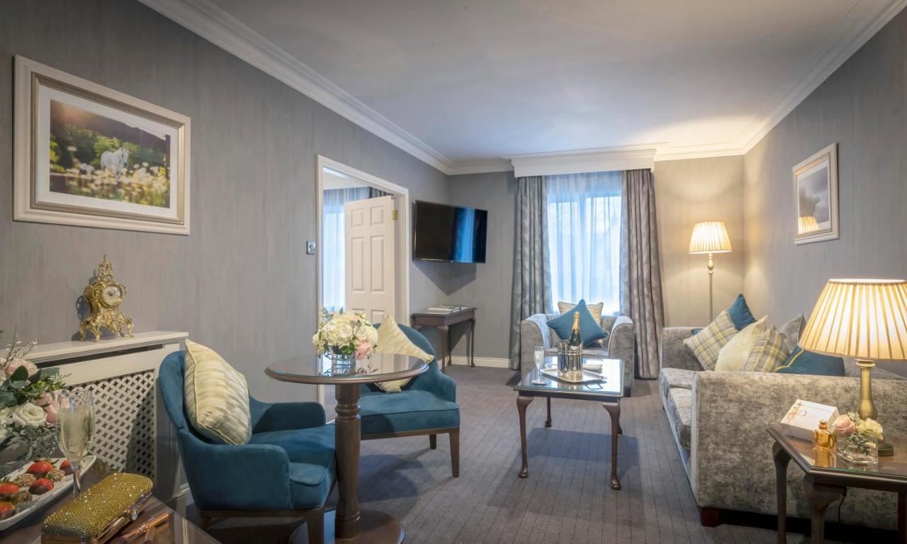 Temple Gate Hotel Енніс Екстер'єр фото