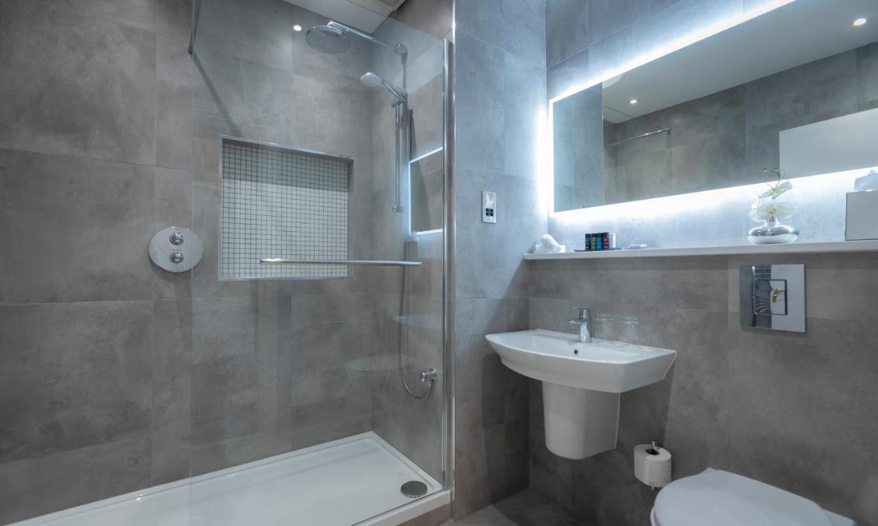 Temple Gate Hotel Енніс Екстер'єр фото