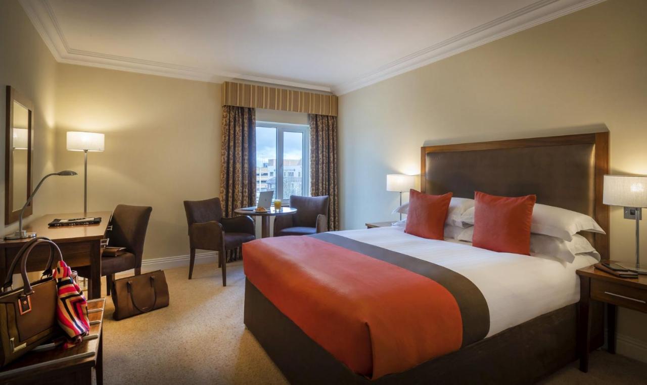 Temple Gate Hotel Енніс Екстер'єр фото