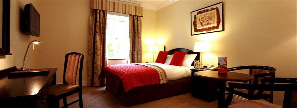 Temple Gate Hotel Енніс Екстер'єр фото